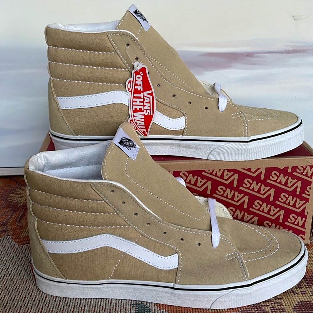 Vans Men’s Sk8-Hi
Taos Taupe
VN0A32QGYUU
Sneakers